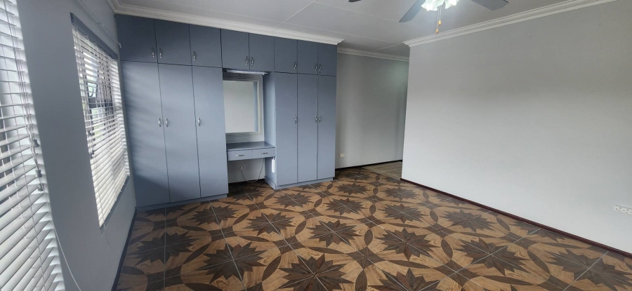 4 Bedroom Property for Sale in Reebok Western Cape